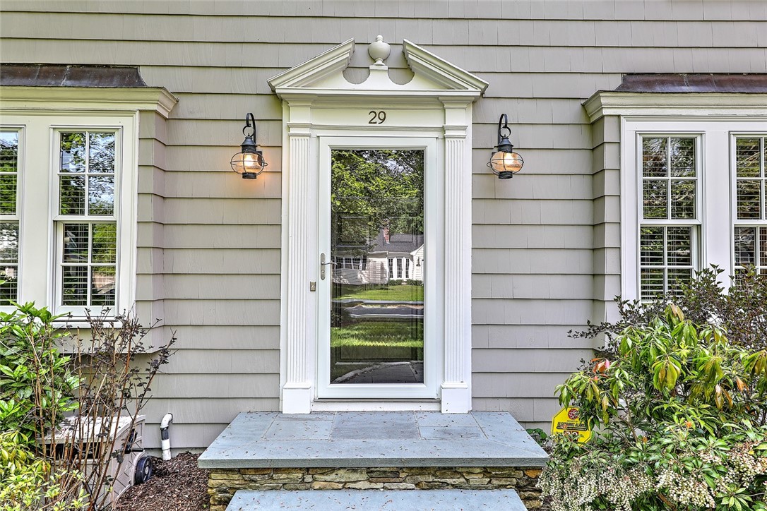29 Adams Point Road Barrington, RI 02806 - Photo 4 of 49