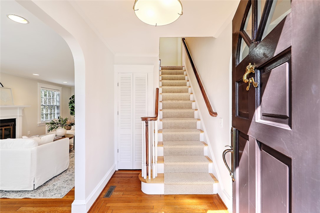 29 Adams Point Road Barrington, RI 02806 - Photo 5 of 49