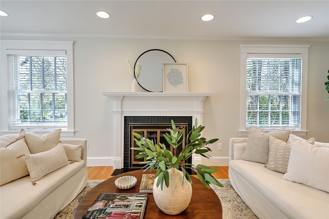 29 Adams Point Road Barrington, RI 02806 - Photo 7 of 49