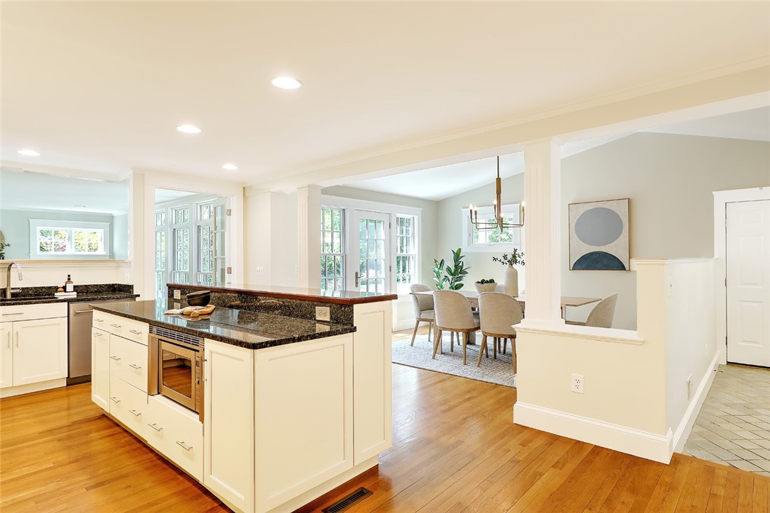 29 Adams Point Road Barrington, RI 02806 - Photo 9 of 49