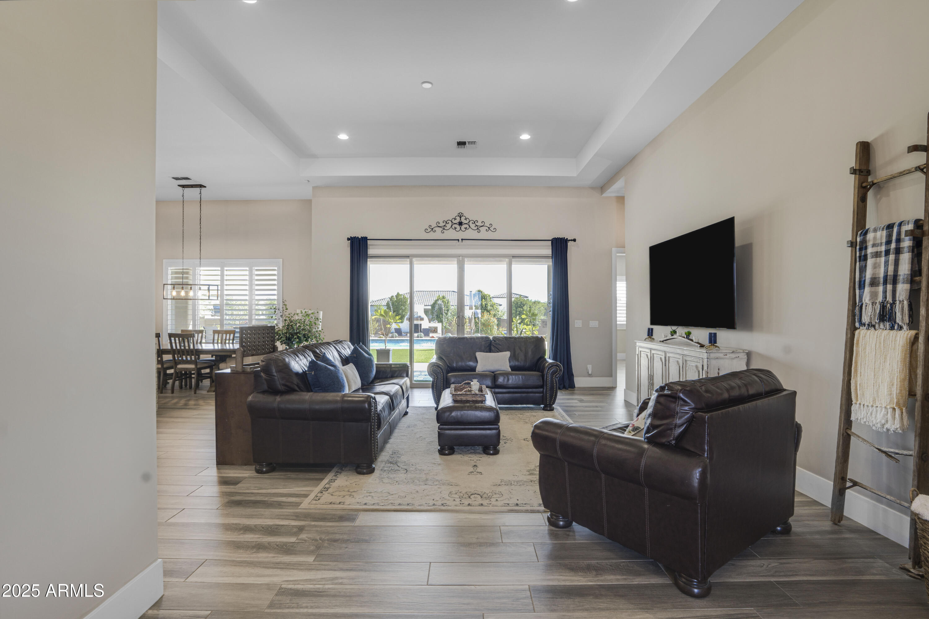 1011 West Carlise Road Phoenix, AZ 85086 - Photo 1 of 33 Gallery Image 1