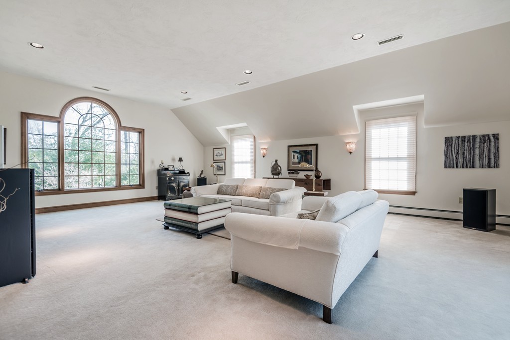 235 Candlestick Road North Andover, MA 01845 - Photo 12 of 30 Gallery Image 12