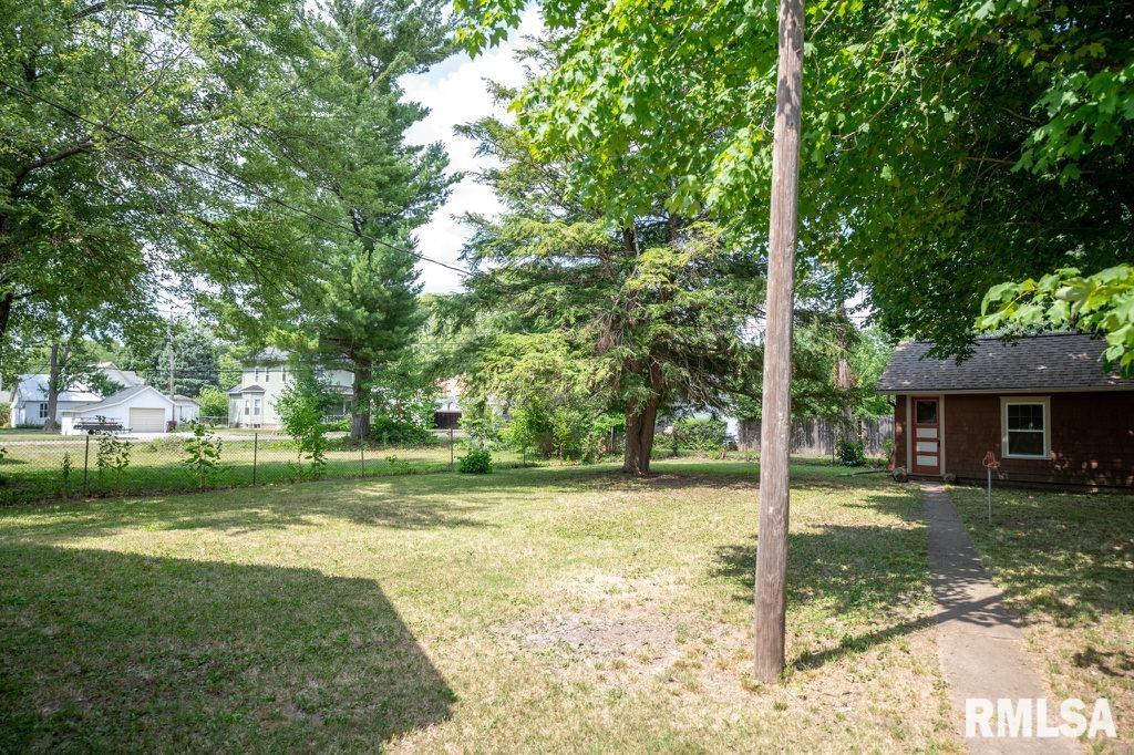 708 Main Street Henry, IL 61537 - Photo 11 of 51