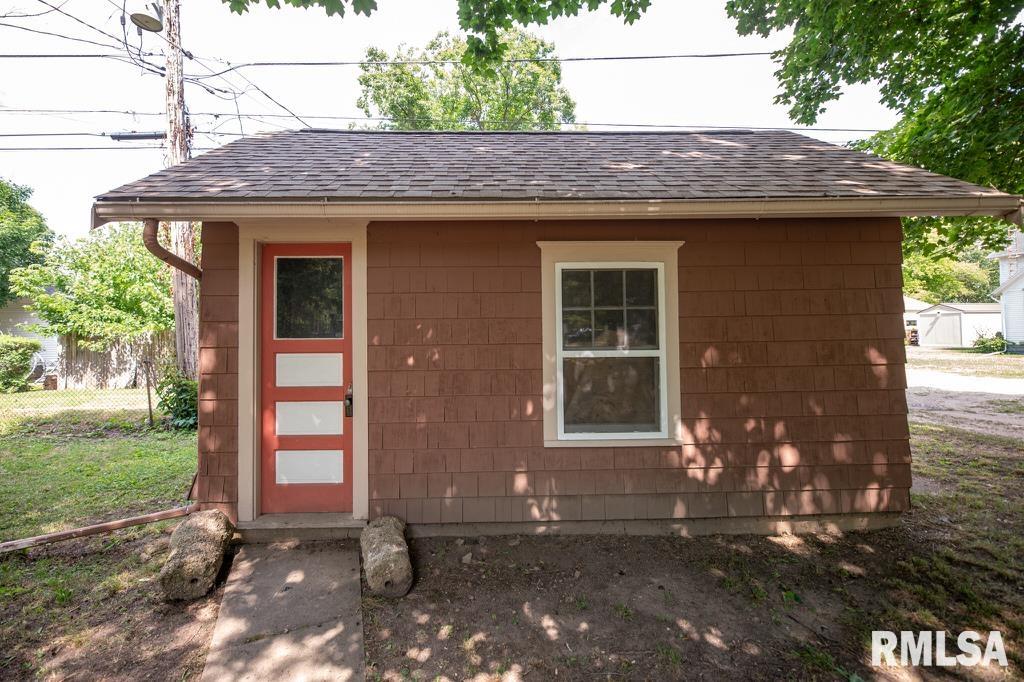 708 Main Street Henry, IL 61537 - Photo 12 of 51