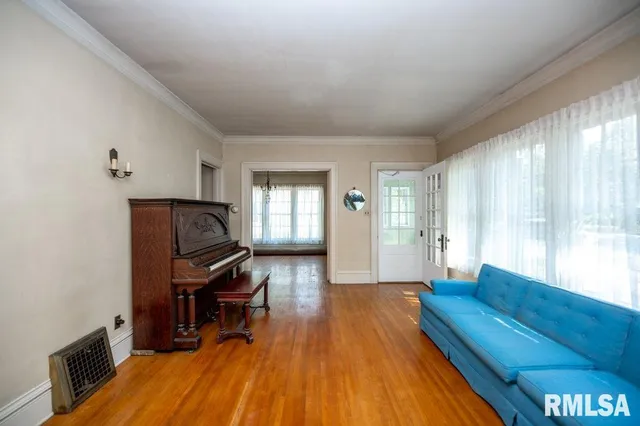 $95,000 | 708 Main Street, Henry, IL 61537