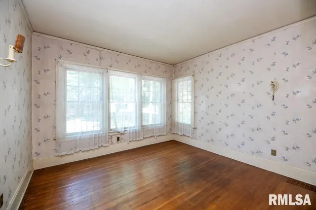 $95,000 | 708 Main Street, Henry, IL 61537