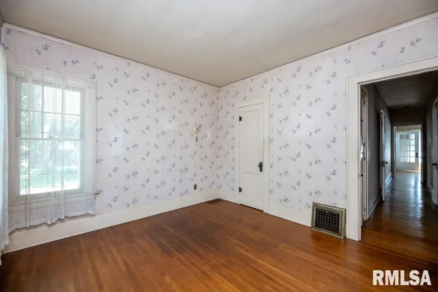 $95,000 | 708 Main Street, Henry, IL 61537