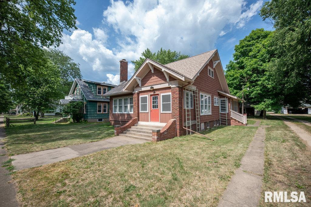 708 Main Street Henry, IL 61537 - Photo 4 of 51