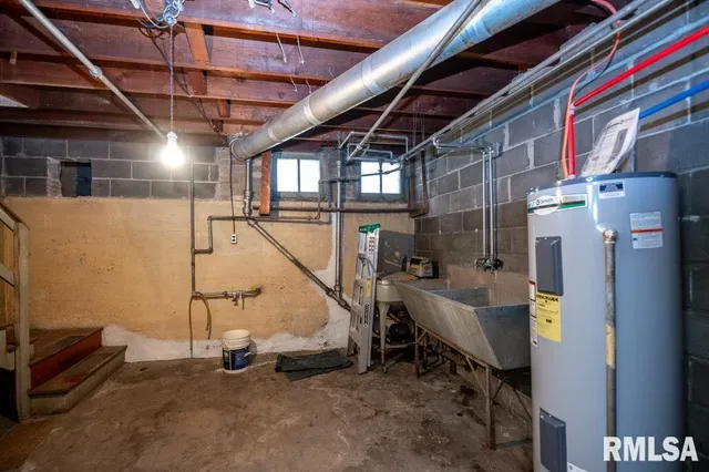 $95,000 | 708 Main Street, Henry, IL 61537