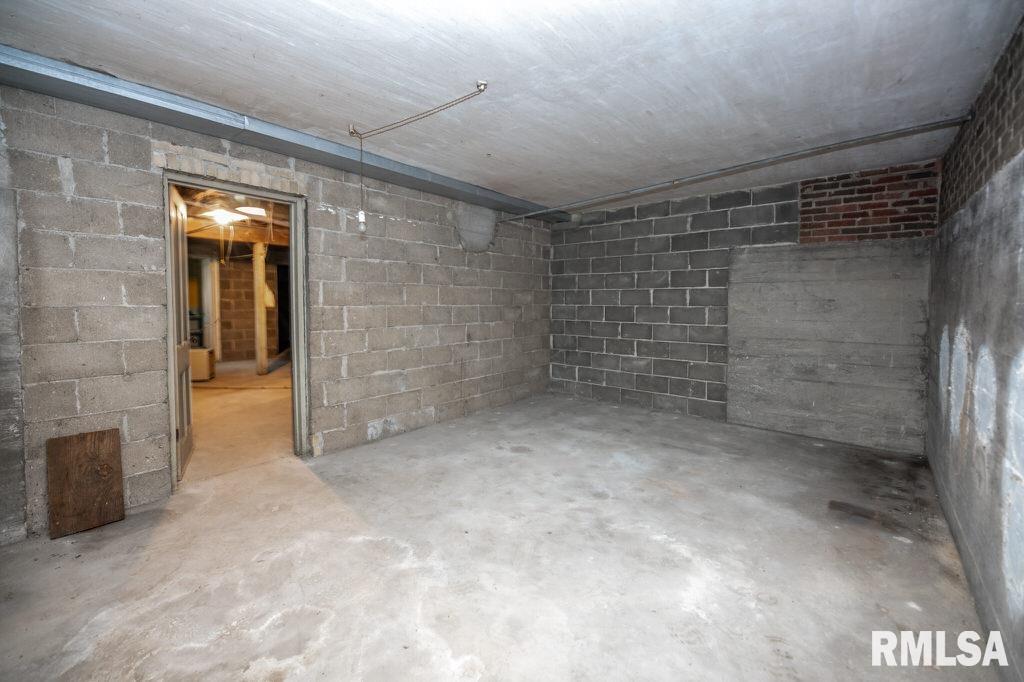 708 Main Street Henry, IL 61537 - Photo 48 of 51