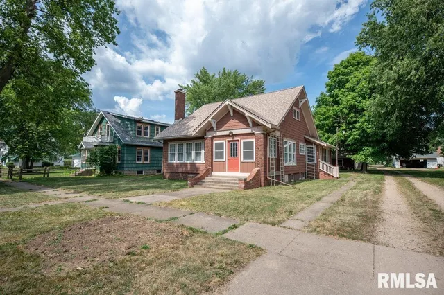 $95,000 | 708 Main Street, Henry, IL 61537