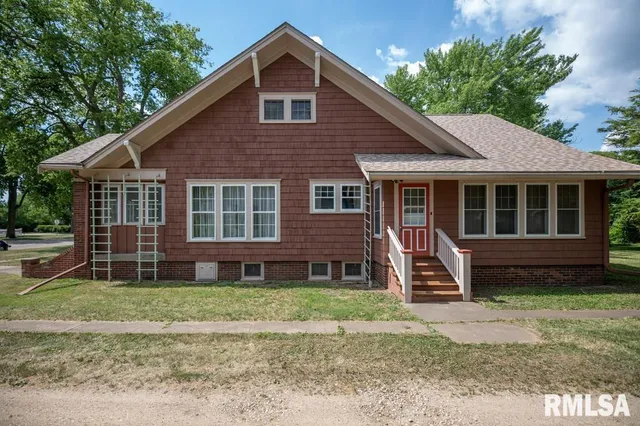 $95,000 | 708 Main Street, Henry, IL 61537