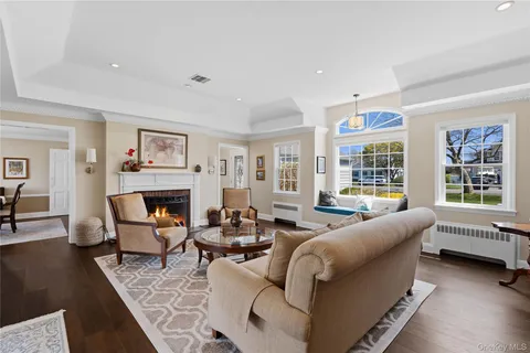 $1,649,999 | 48 Davison Lane East, West Islip, NY 11795