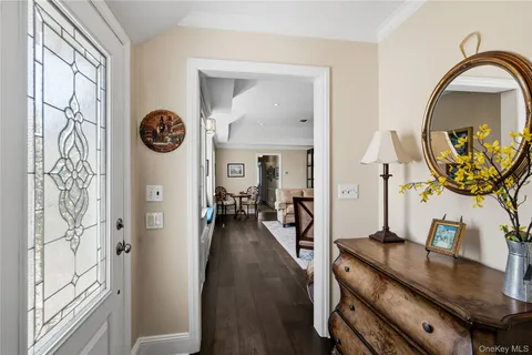 $1,649,999 | 48 Davison Lane East, West Islip, NY 11795