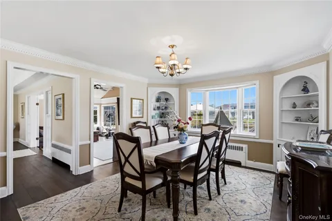 $1,649,999 | 48 Davison Lane East, West Islip, NY 11795