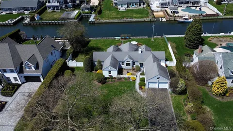 $1,649,999 | 48 Davison Lane East, West Islip, NY 11795