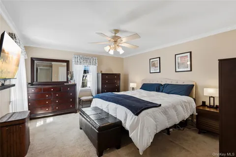 $1,649,999 | 48 Davison Lane East, West Islip, NY 11795