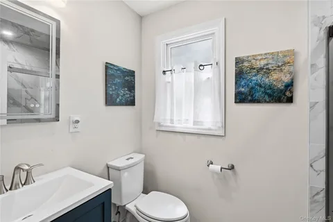 $1,649,999 | 48 Davison Lane East, West Islip, NY 11795