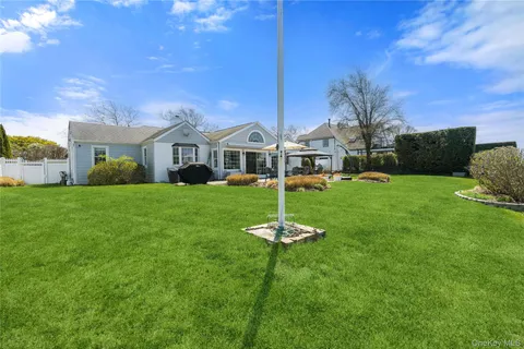 $1,649,999 | 48 Davison Lane East, West Islip, NY 11795