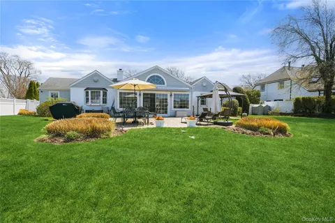 $1,649,999 | 48 Davison Lane East, West Islip, NY 11795