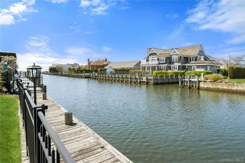 $1,649,999 | 48 Davison Lane East, West Islip, NY 11795