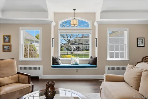 $1,649,999 | 48 Davison Lane East, West Islip, NY 11795