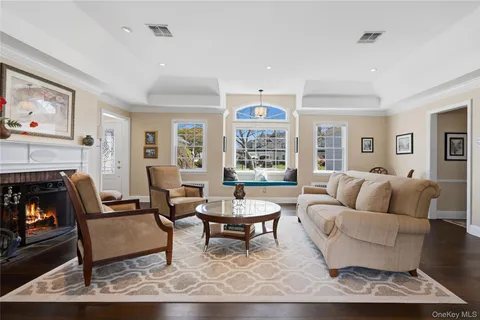 $1,649,999 | 48 Davison Lane East, West Islip, NY 11795