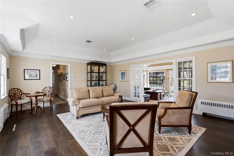 $1,649,999 | 48 Davison Lane East, West Islip, NY 11795
