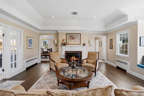 $1,649,999 | 48 Davison Lane East, West Islip, NY 11795