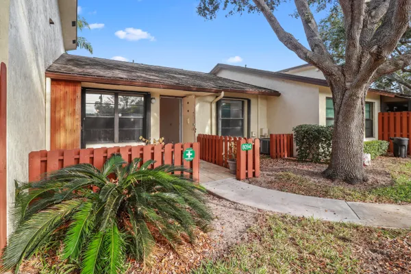 $199,900 | 8094 Southeast Villa Circle, Hobe Sound, FL 33455