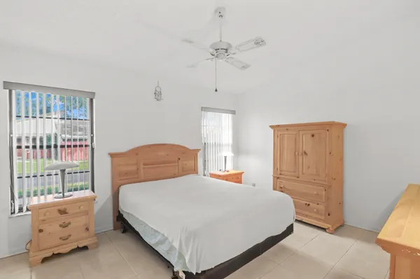 $199,900 | 8094 Southeast Villa Circle, Hobe Sound, FL 33455