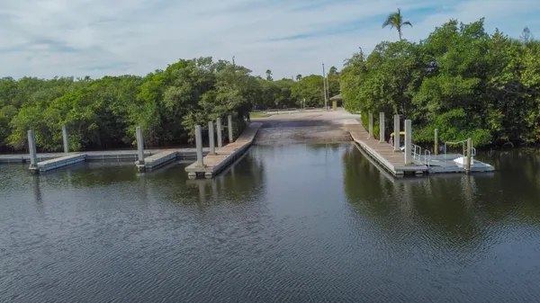$199,900 | 8094 Southeast Villa Circle, Hobe Sound, FL 33455