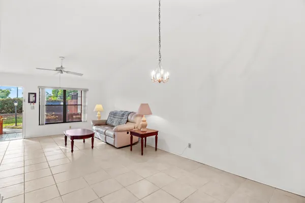 $199,900 | 8094 Southeast Villa Circle, Hobe Sound, FL 33455
