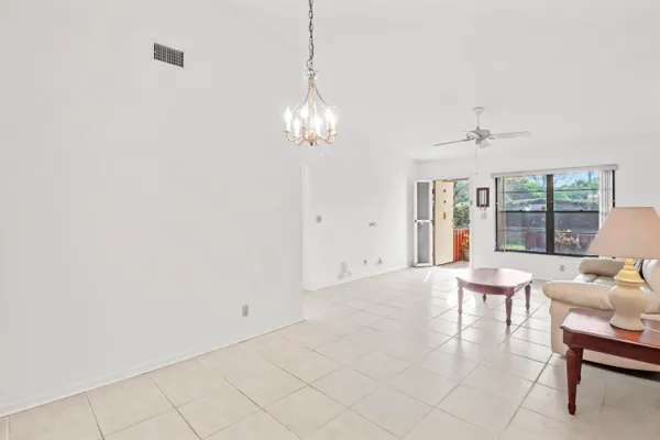 $199,900 | 8094 Southeast Villa Circle, Hobe Sound, FL 33455