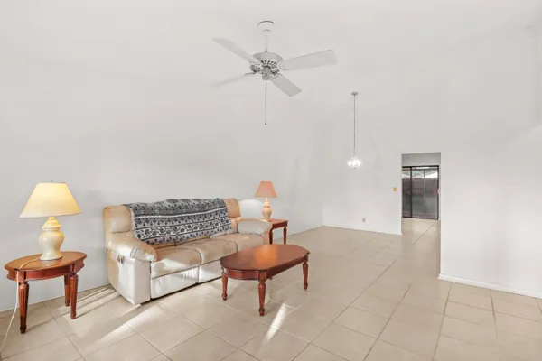 $199,900 | 8094 Southeast Villa Circle, Hobe Sound, FL 33455