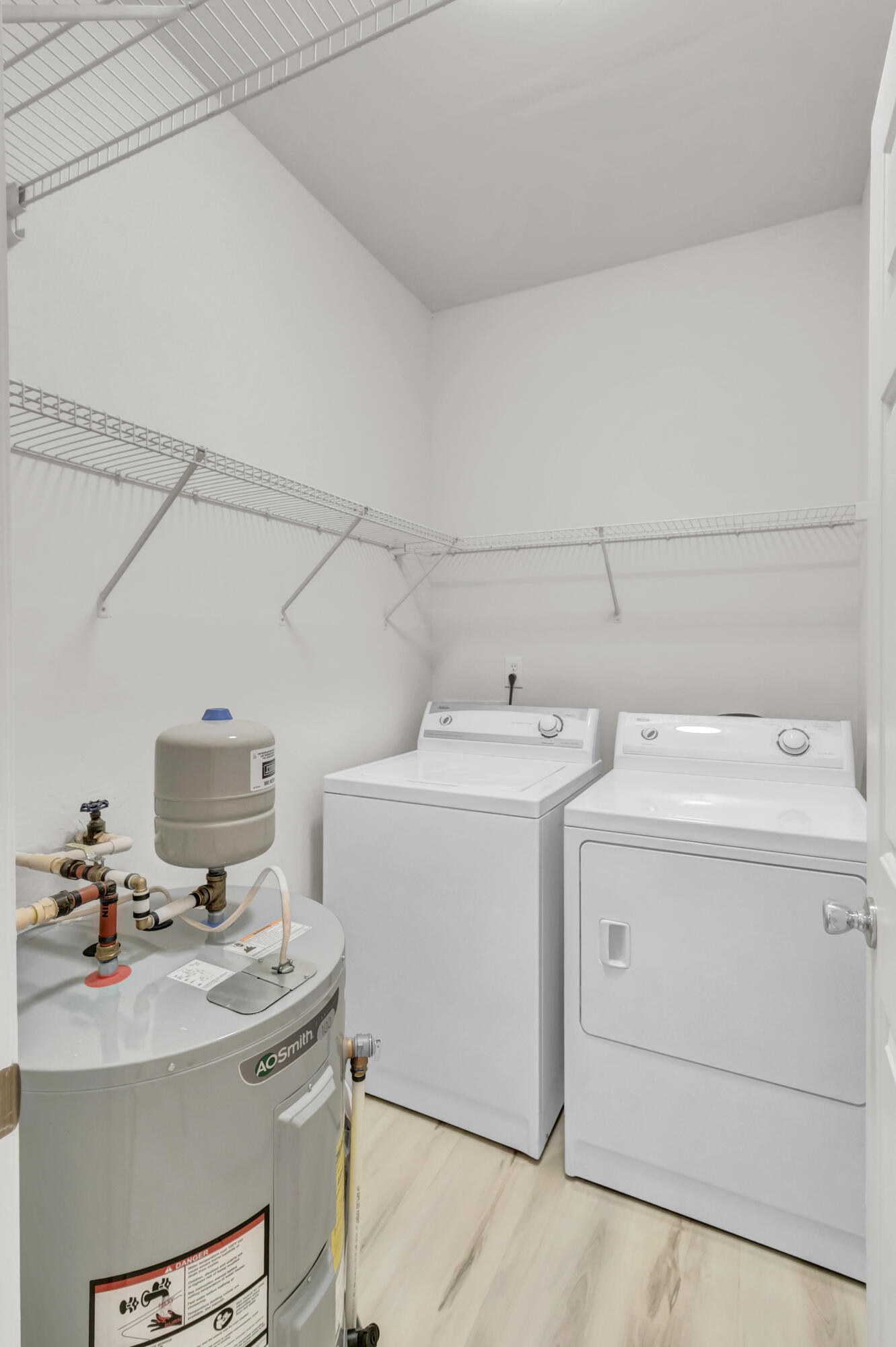 1921 Chatelain Way Mount Pleasant, SC 29464 - Photo 19 of 47 Laundry Room