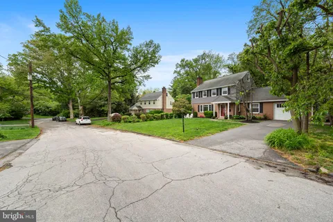 $1,050,000 | 161 Rolling Road, Bala Cynwyd, PA 19004