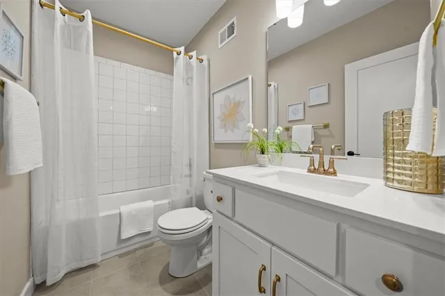 $549,000 | 8207 Aurora Street, Lenexa, KS 66220