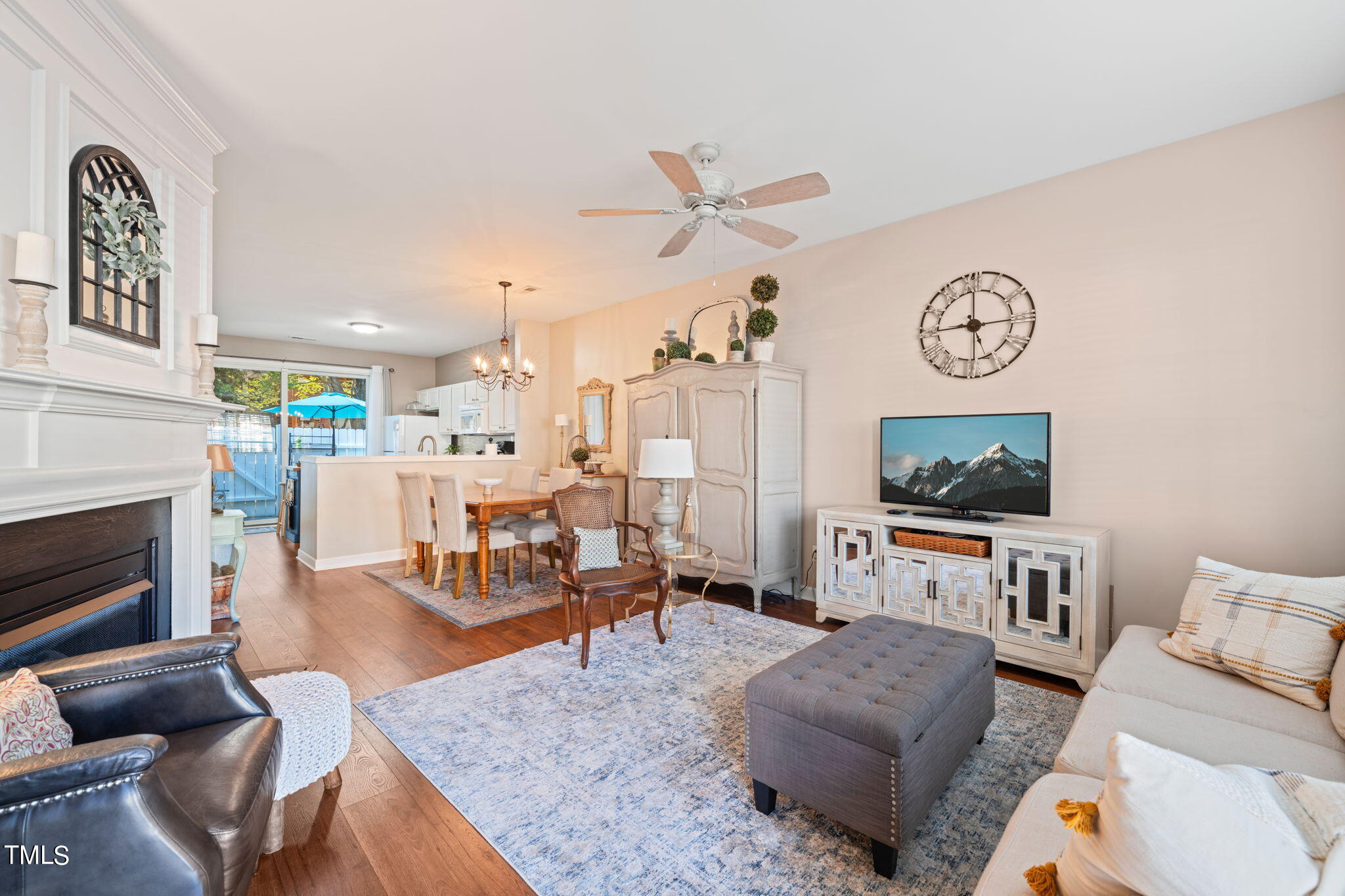 1708 Sorrell Brook Way Raleigh, NC 27609 - Photo 2 of 36 Living room (1)