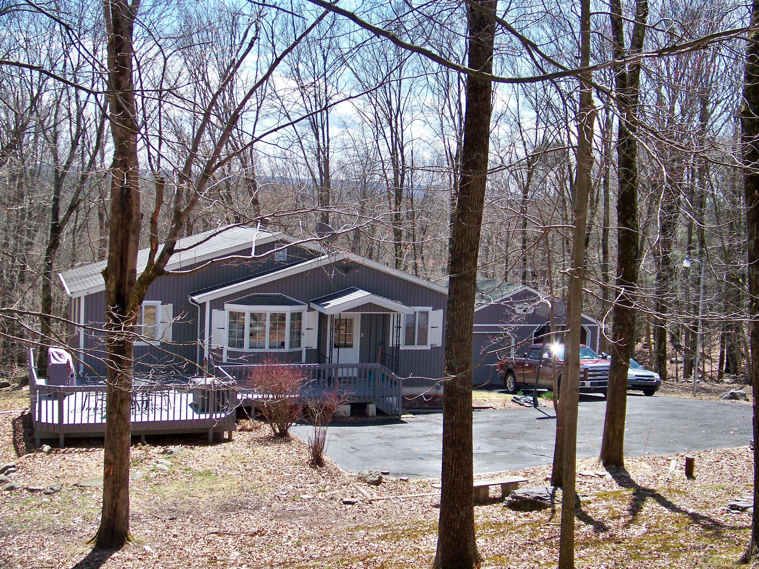 1180 Valleyview Circle Bushkill, PA 18324 - Photo 1 of 26 Front