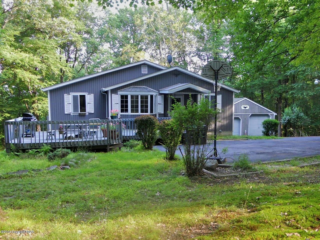 1180 Valleyview Circle Bushkill, PA 18324 - Photo 24 of 26 Exterior Summer shots