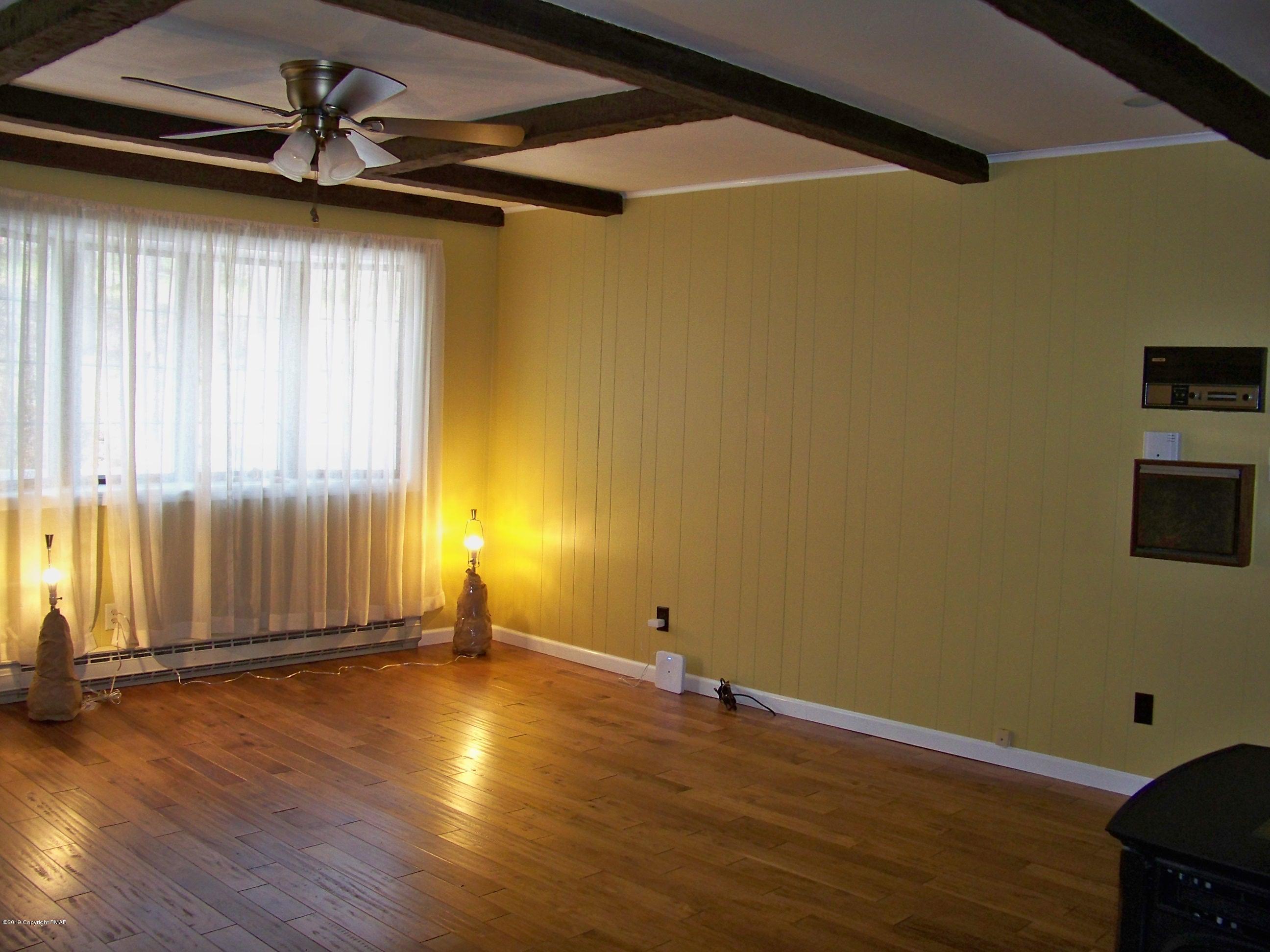 1180 Valleyview Circle Bushkill, PA 18324 - Photo 3 of 26 Living Room 1st Level