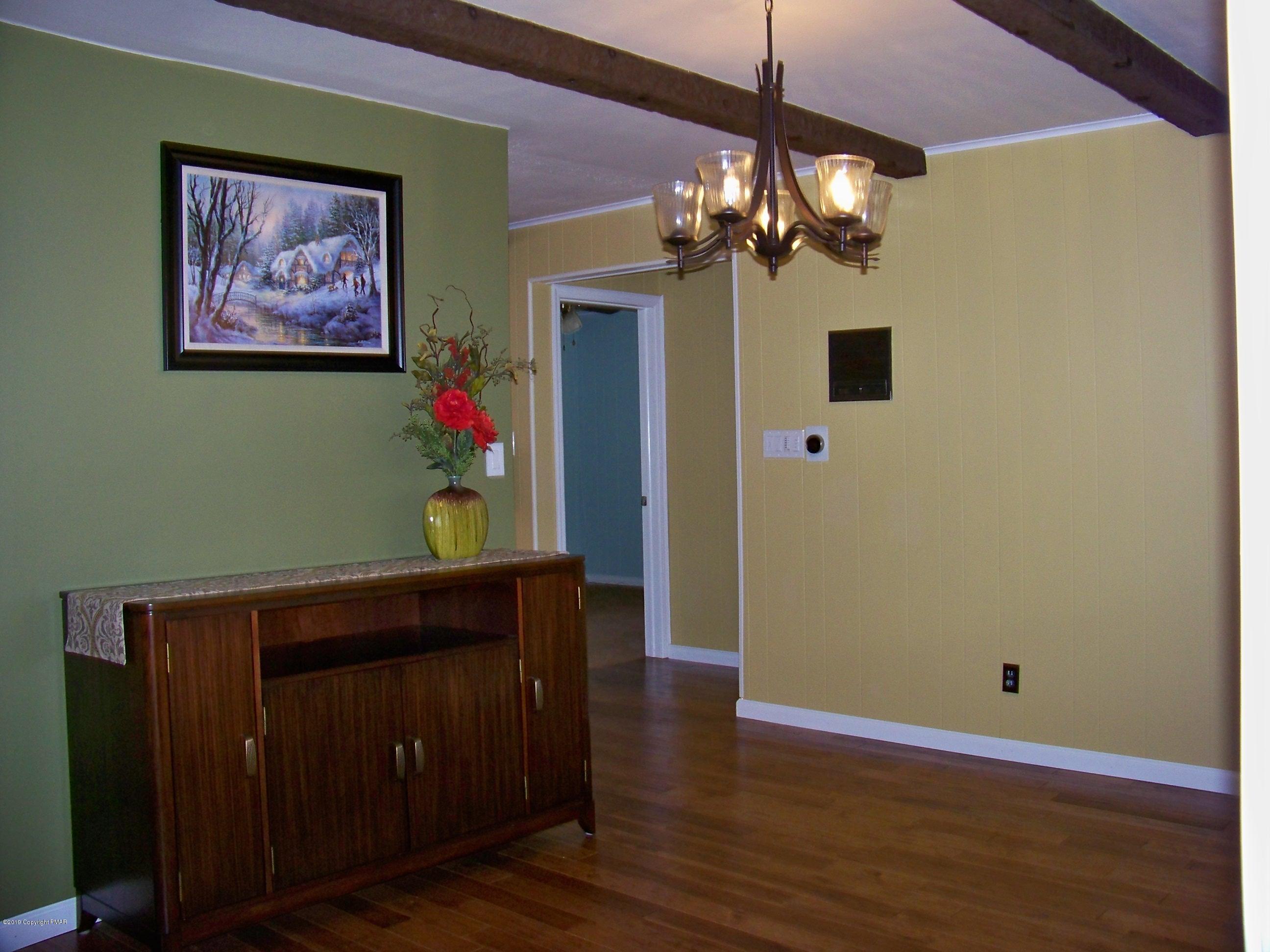 1180 Valleyview Circle Bushkill, PA 18324 - Photo 5 of 26 Dining Area 1st Level