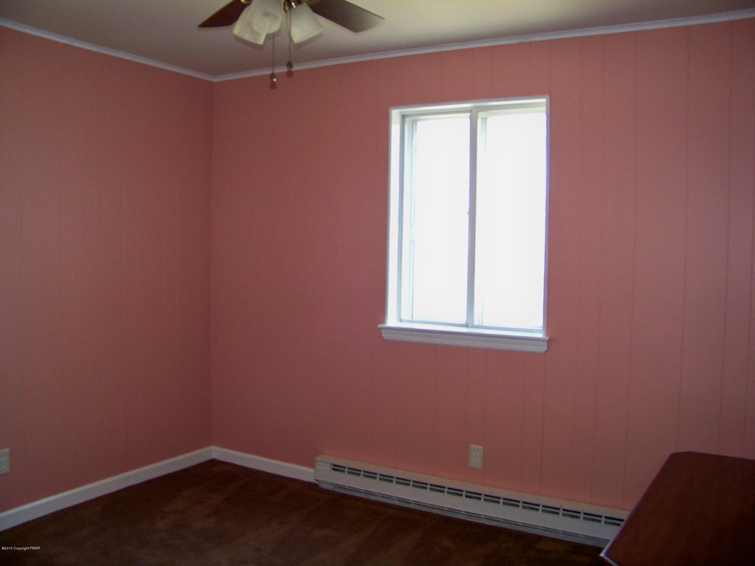 1180 Valleyview Circle Bushkill, PA 18324 - Photo 9 of 26 Bedroom 2-1st level