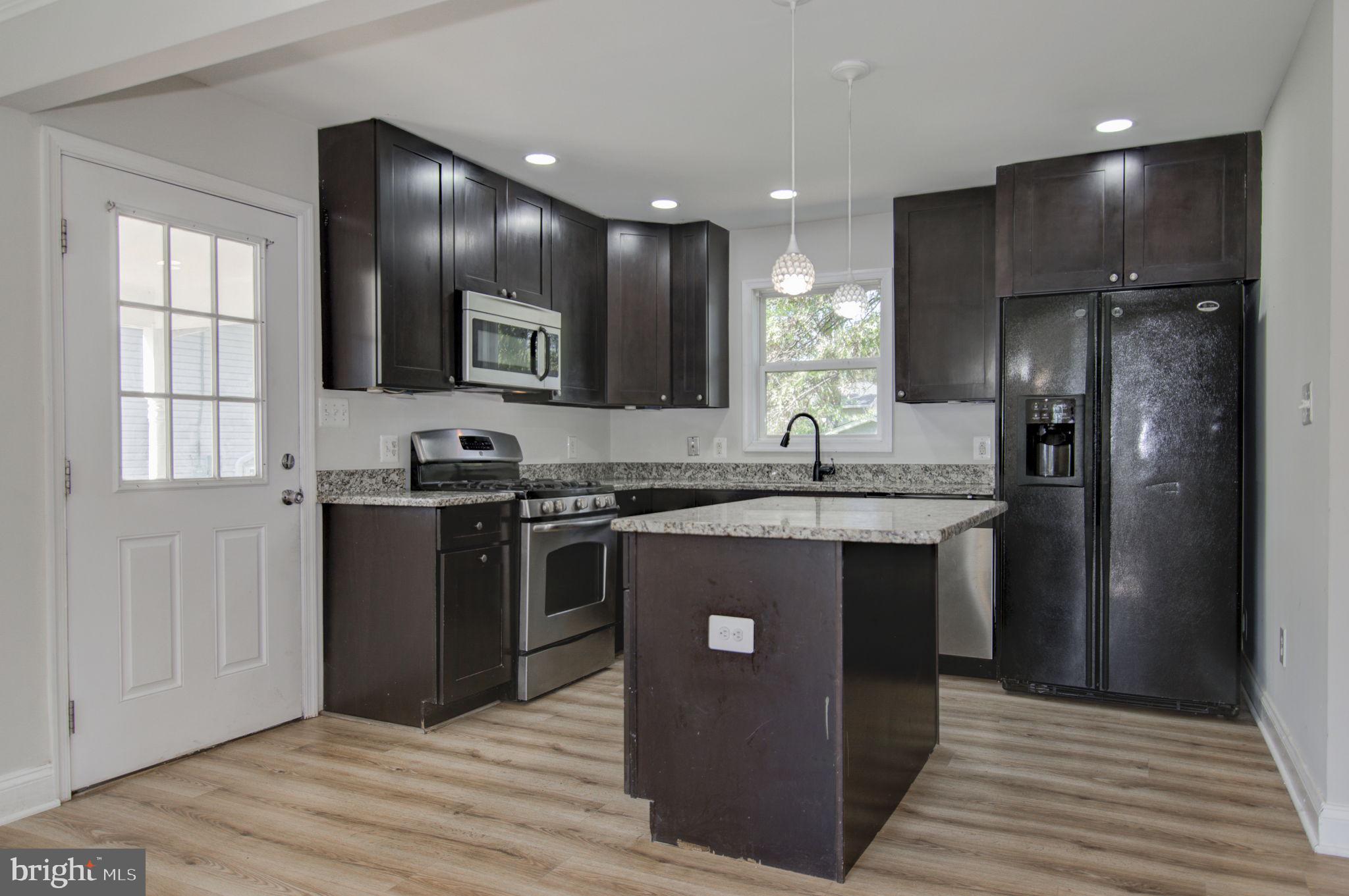 9938 Portsmouth Road Manassas, VA 20109 - Photo 7 of 36