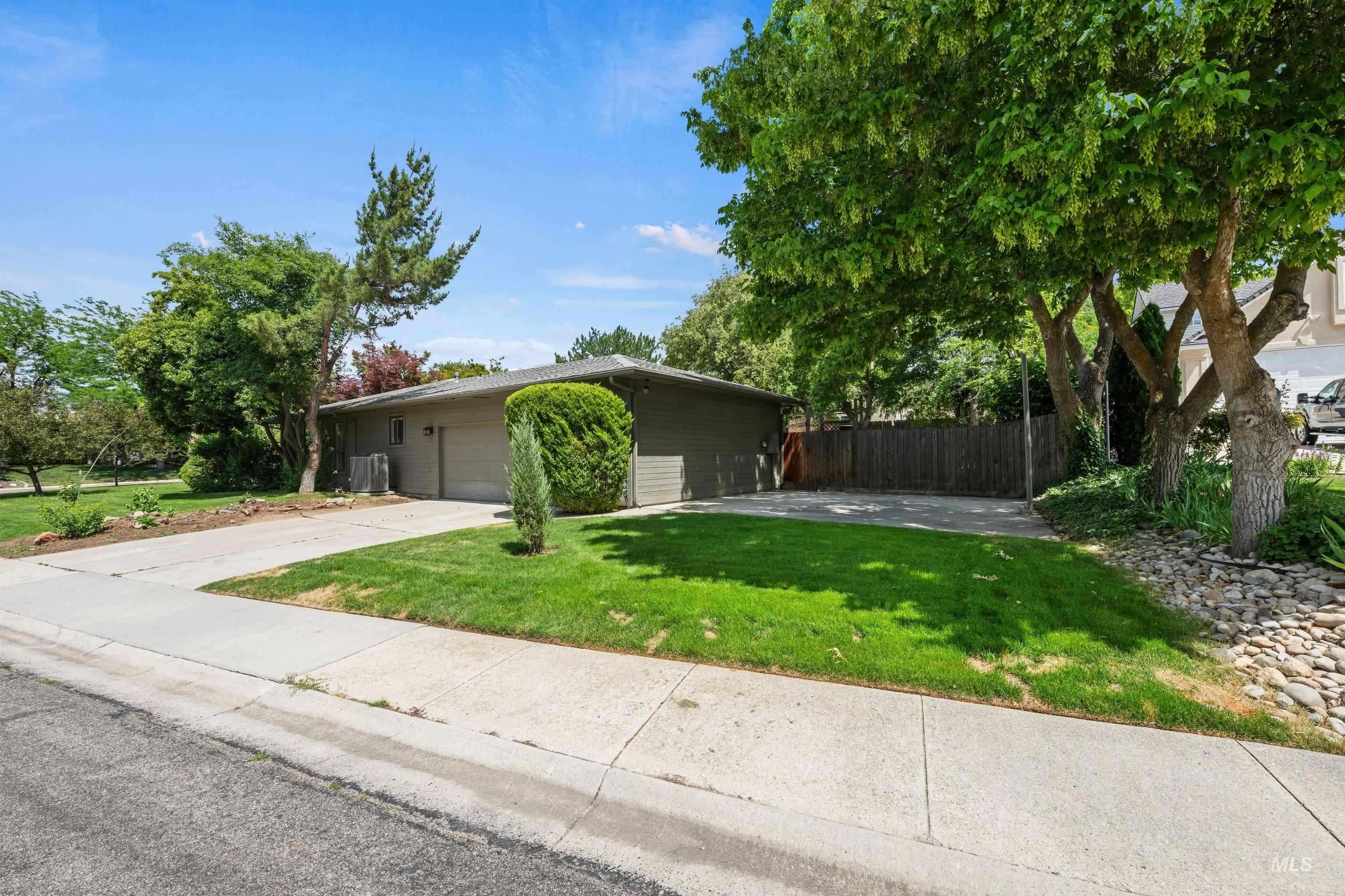 2333 East Table Rock Road Boise, ID 83712 - Photo 5 of 50