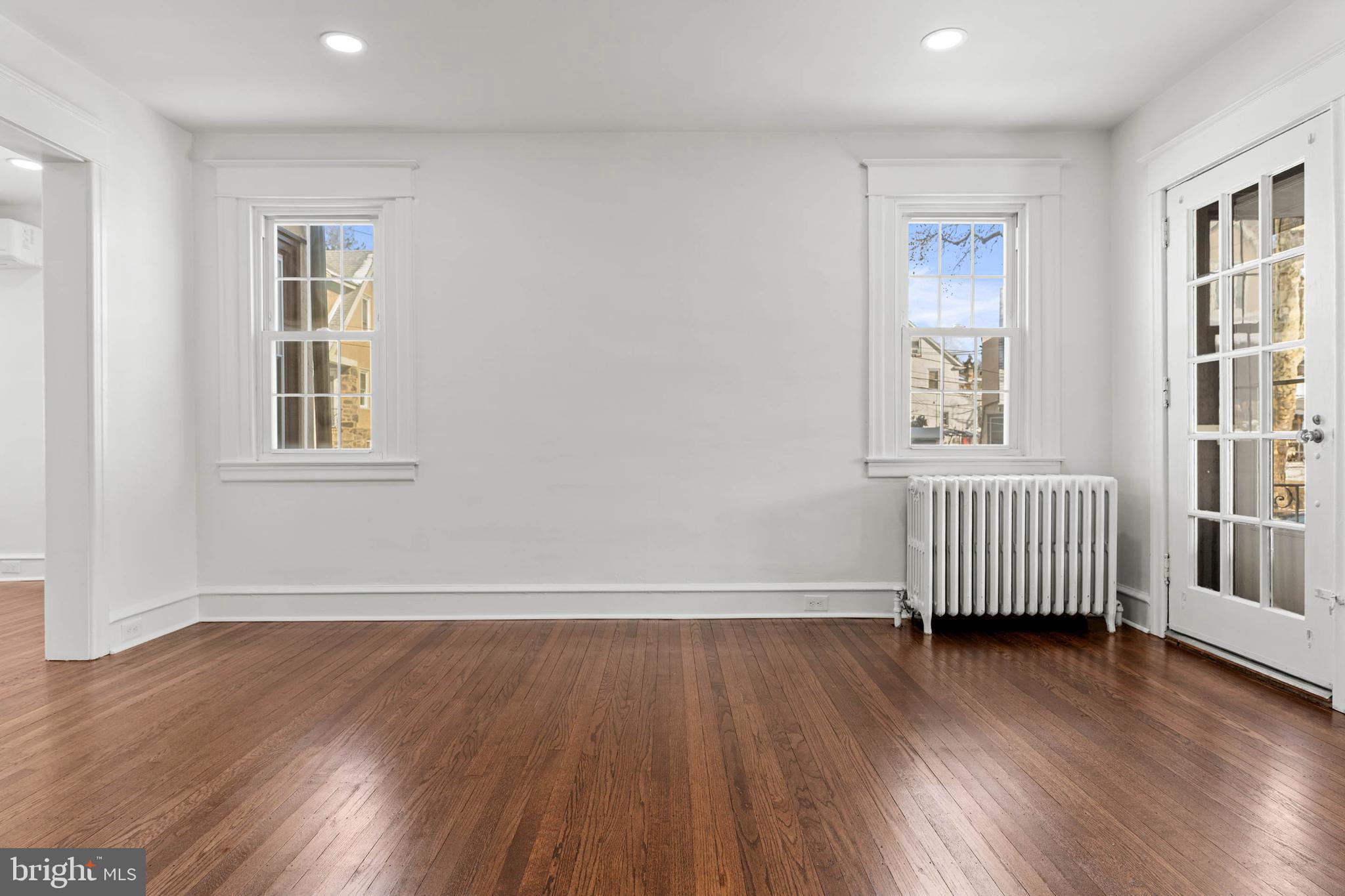 137 Kenilworth Road Merion Station, PA 19066 - Photo 6 of 29 Living Room