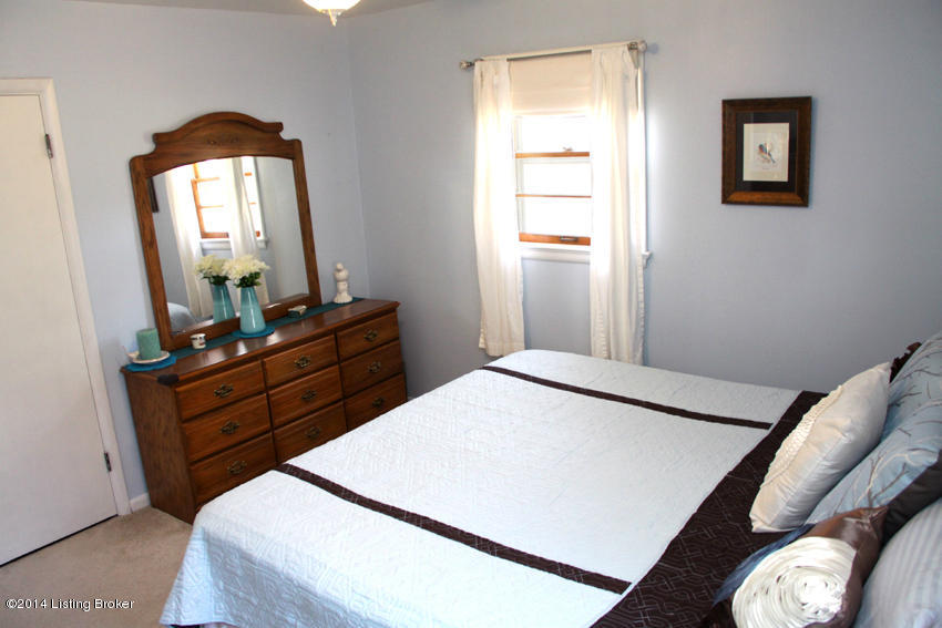5409 Layne Road Louisville, KY 40219 - Photo 13 of 35 ...AND dresser!