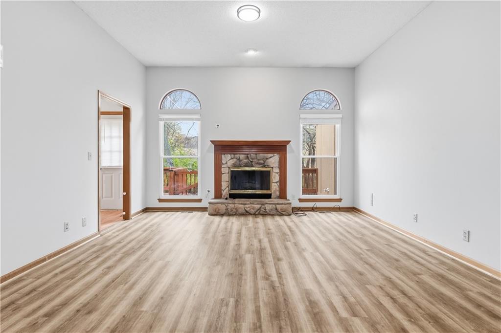 15306 Riley Street Overland Park, KS 66223 - Photo 7 of 44