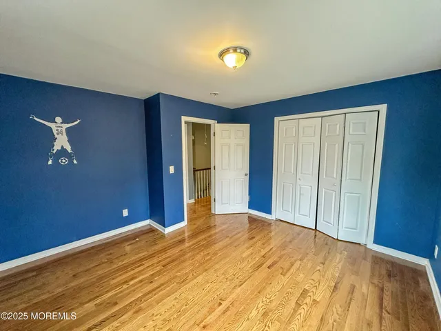 a view of a livingroom with a ceiling fan
